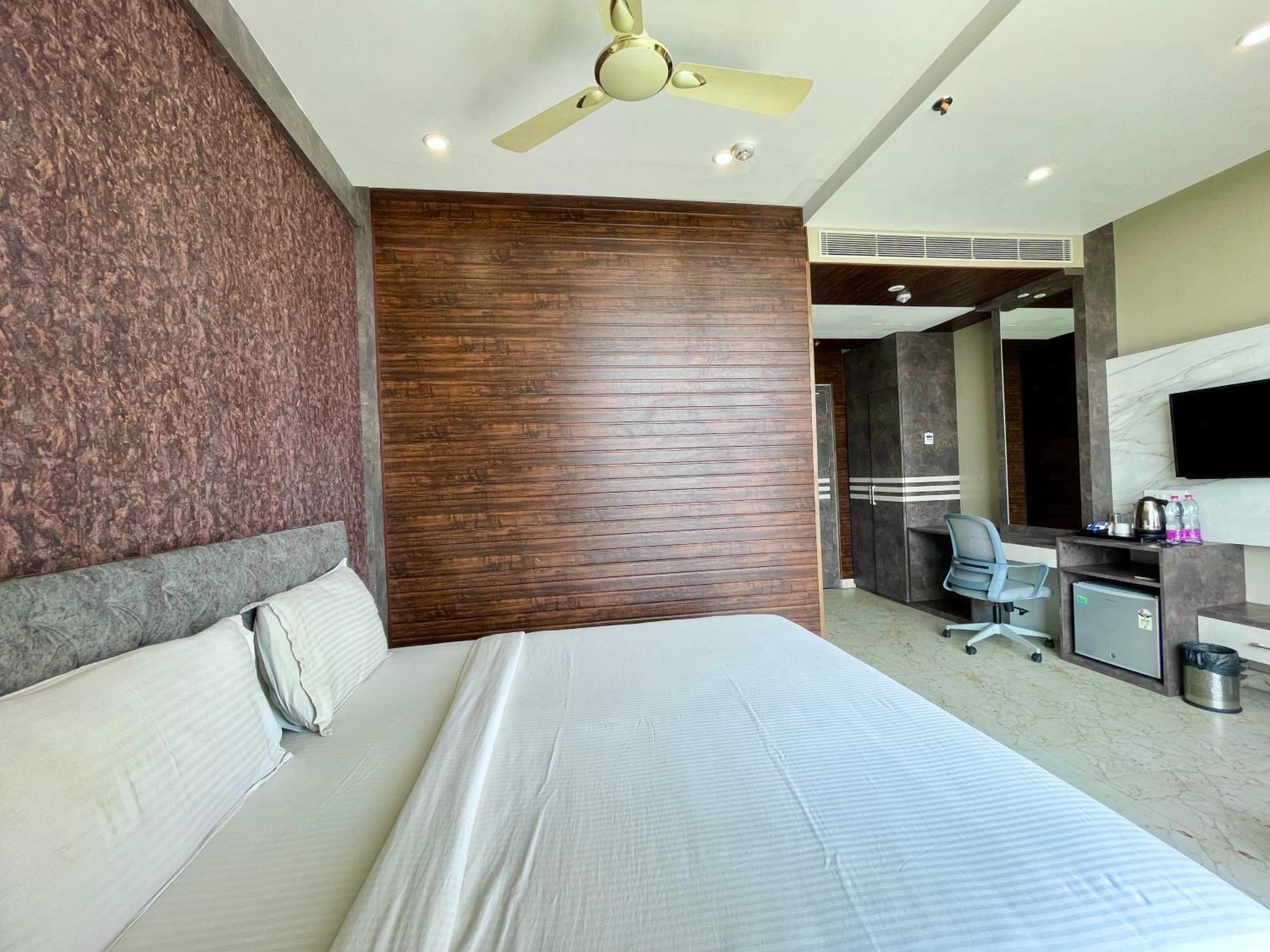 Hotel Tbs In Puri Exterior photo