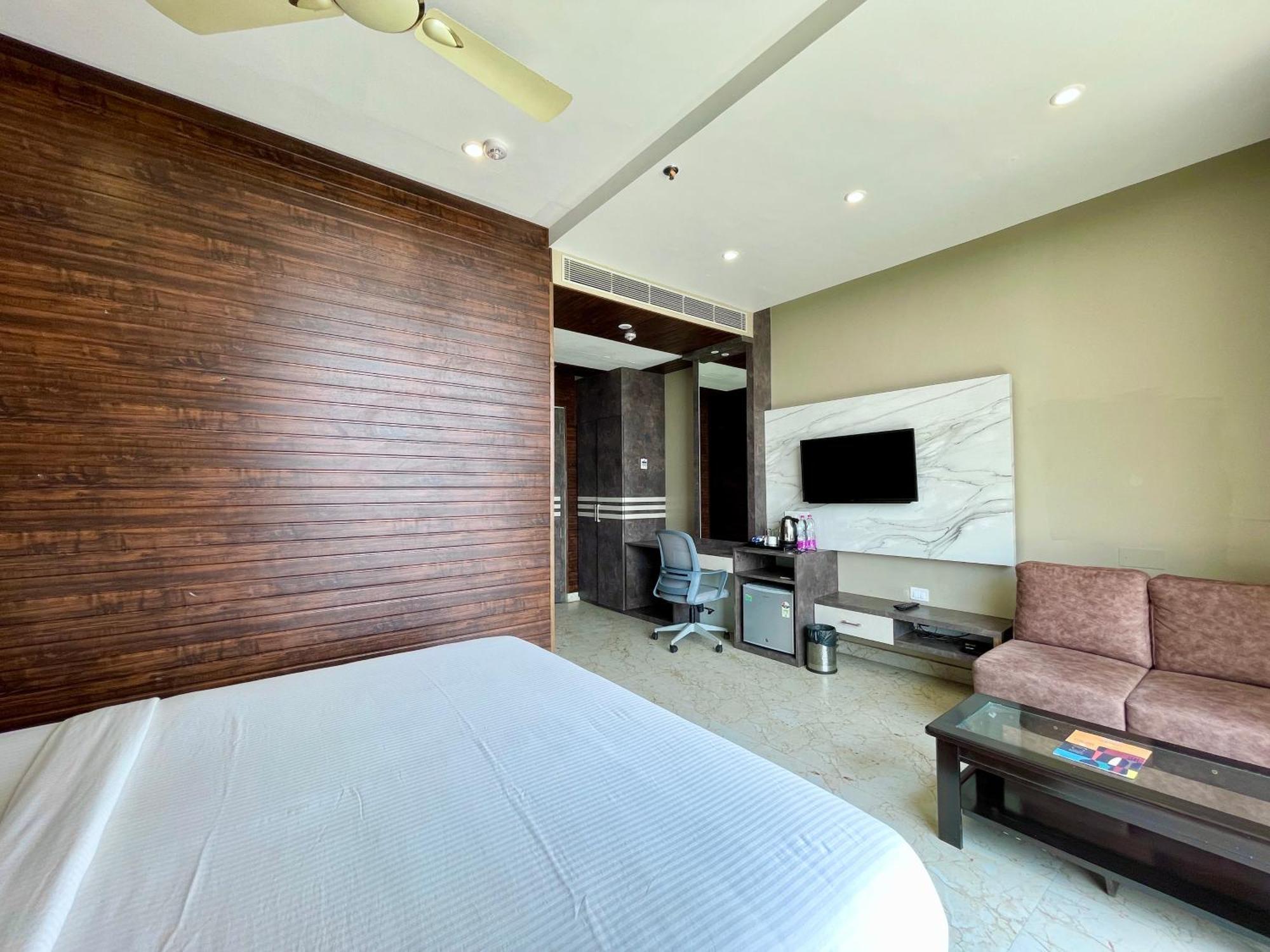 Hotel Tbs In Puri Exterior photo