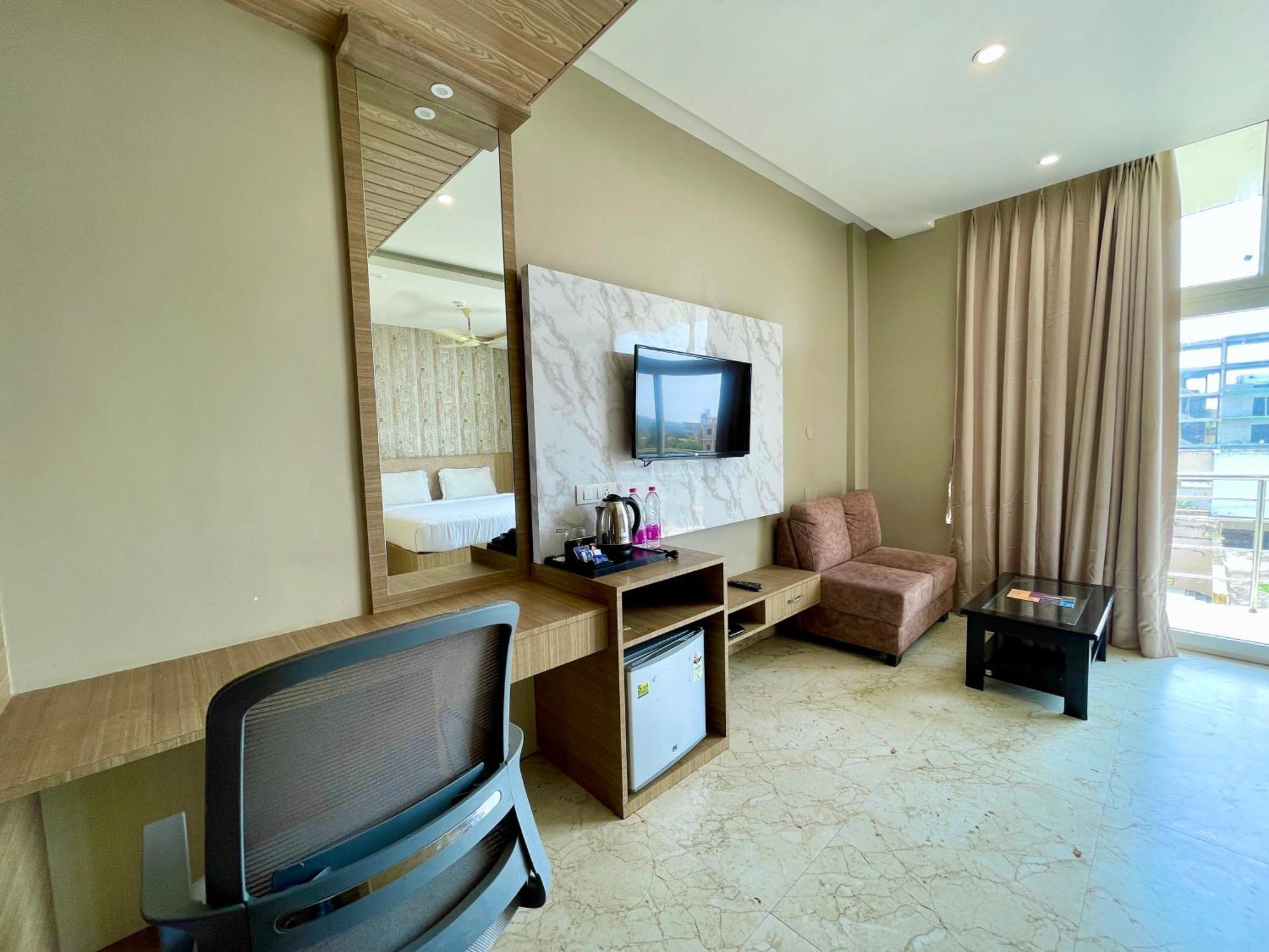 Hotel Tbs In Puri Exterior photo