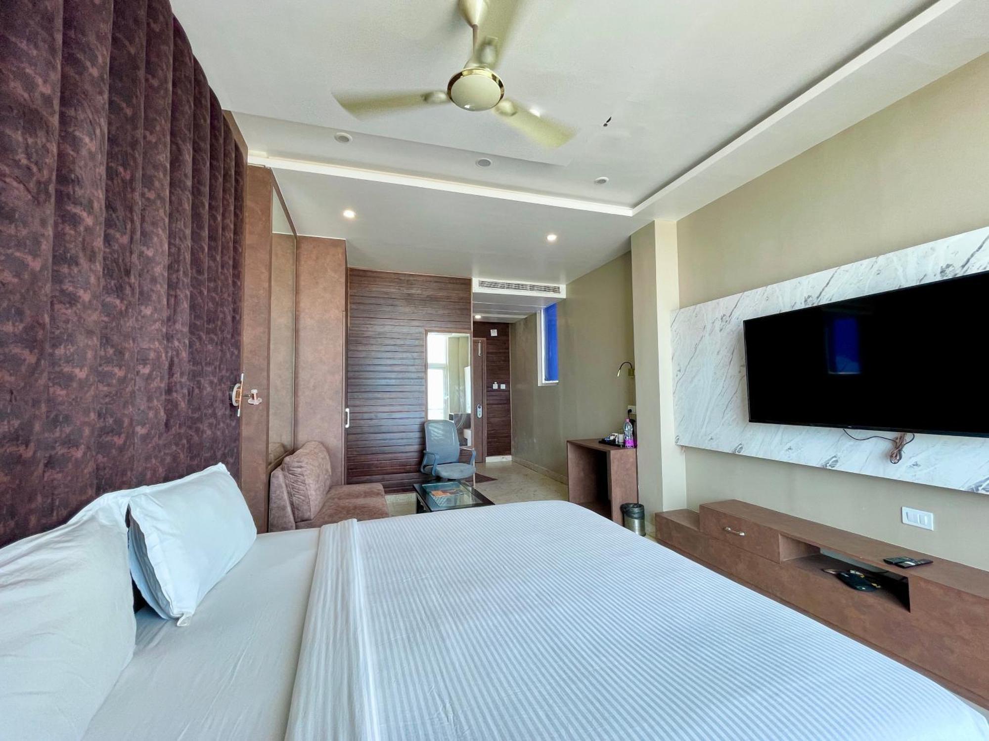 Hotel Tbs In Puri Exterior photo