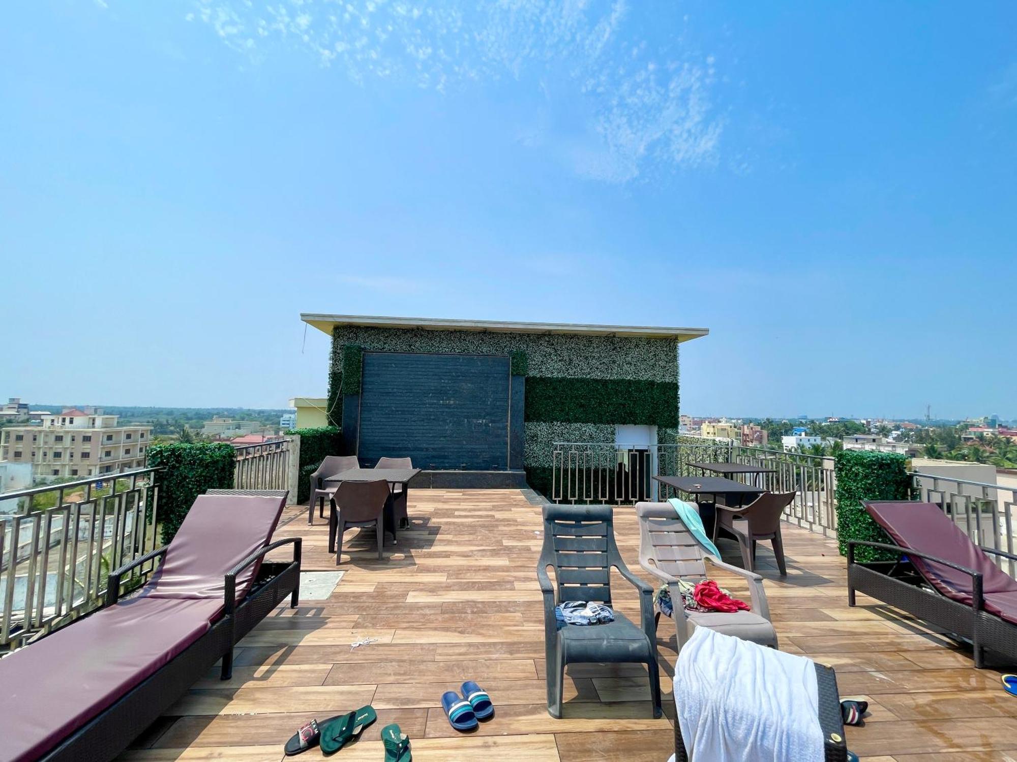 Hotel Tbs In Puri Exterior photo